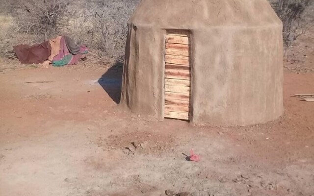 Omapaha Traditional Hut