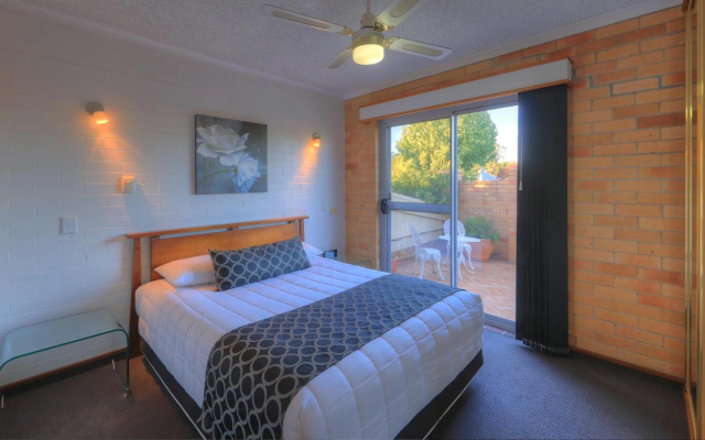 Cousins Motor Inn – Guest Rooms – Inverell