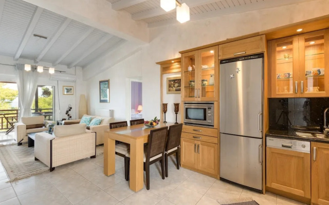 Apartment With 2 Bedrooms in Neos Marmaras, With Wonderful sea View, Enclosed Garden and Wifi Near the Beach