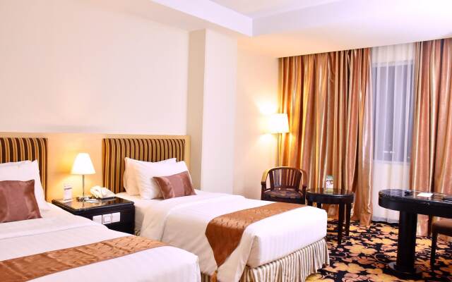 Rocky Plaza Hotel Padang