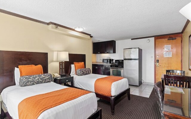 The Bamboo Waikiki 704