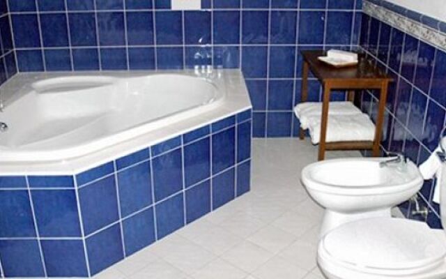 Las Flores Country & Beachside Hotel