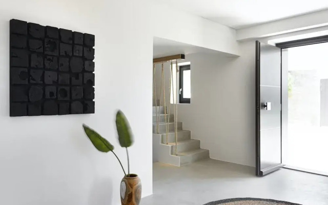 Waterfront Villa With Private Pool