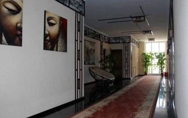 Pod Lipami Hotel