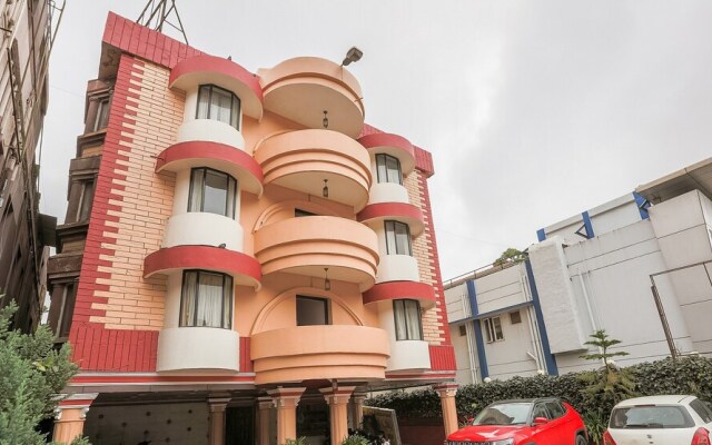 OYO 48910 Hotel Blue Bird