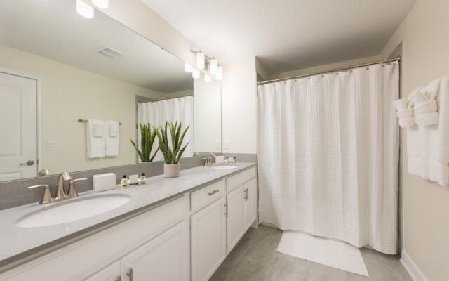 Champions Gate -luxurious 5 Bedroom! Townhouse