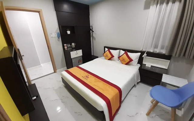 The Six Hotel