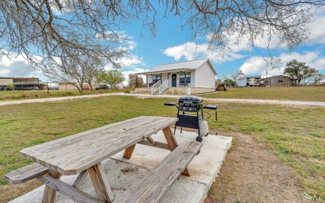 Charming Romantic Cabin 2 Miles From Wineries!