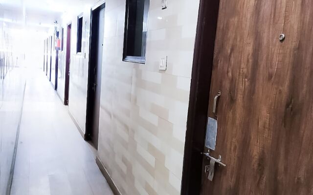 Roomshala 122 Hotel park view