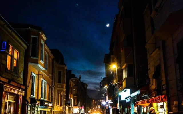 Exceptional Refurnished Studio TOP Location