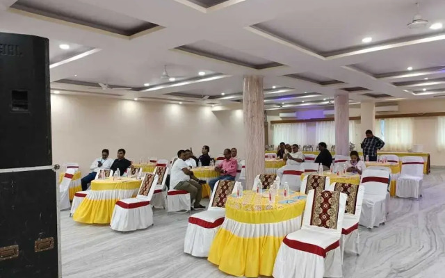 Hotel Rekha International