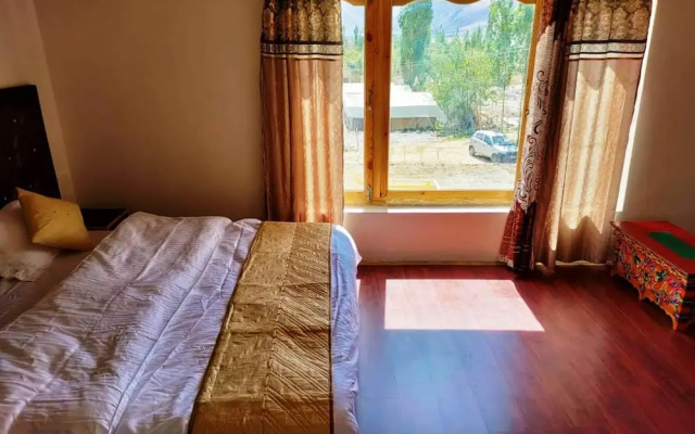 Hotel Nubra Delight and Camps