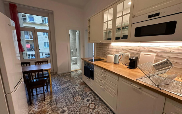 Karlin Balcony Apartment