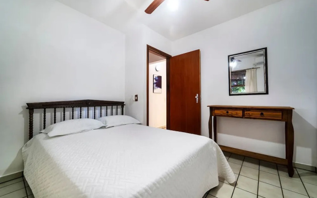914B - Casa 3 dormitórios em Bombas SC