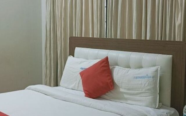 R Hotel - Manapakkam
