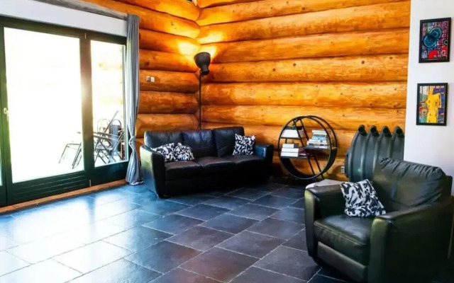 Spacious Holiday Home With Internet