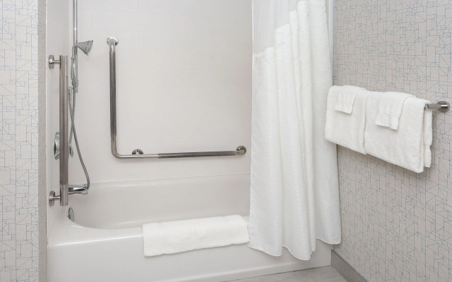 Holiday Inn Express & Suites Downtown Ottawa East by IHG