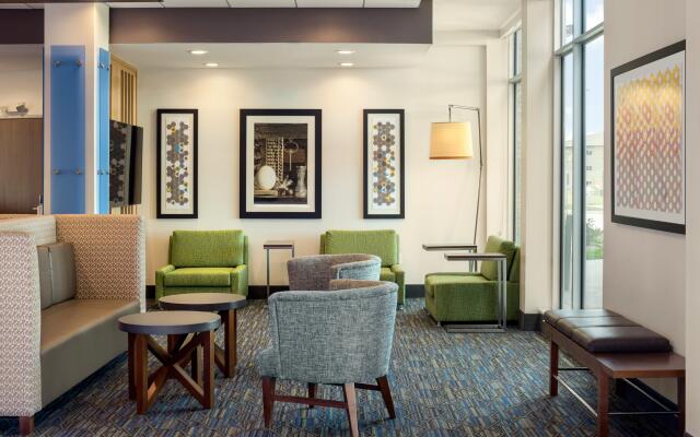 Holiday Inn Express & Suites West Des Moines - Jordan Creek, an IHG Hotel