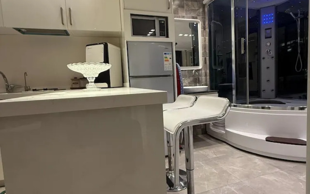 Charming Amman Apartment With Modern Amenities