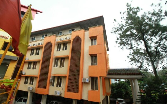 Sama Deluxe By OYO Rooms