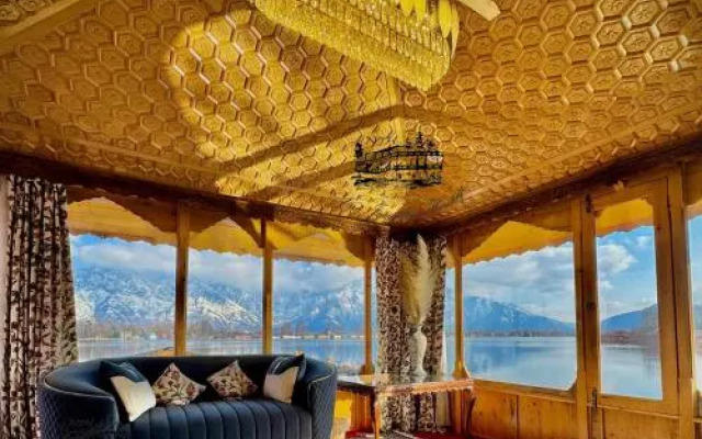 New Zenith Group of Houseboats