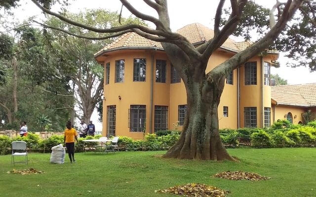 The Estate Ebwerenga