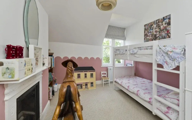 Amazing Spacious 5 Bed House Wimbledon