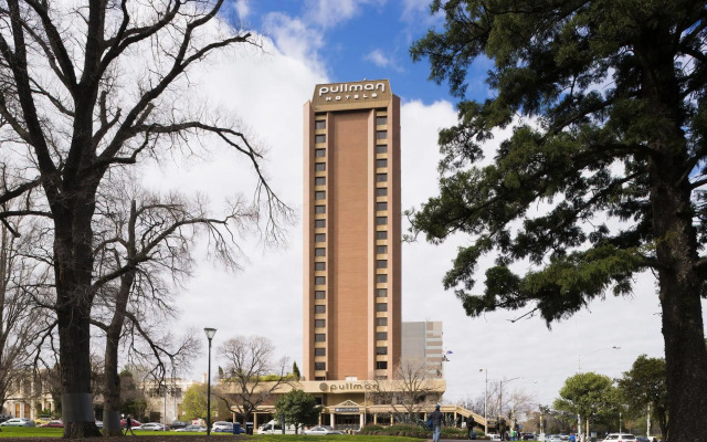 Pullman Melbourne on the Park