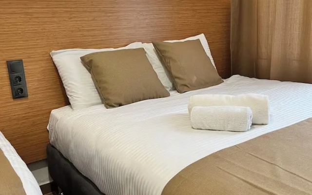 Hotel Gazi̇