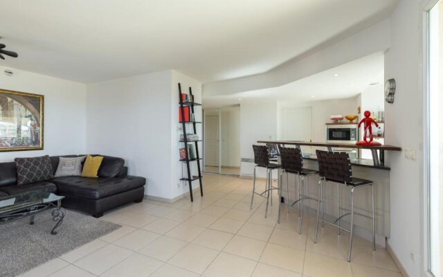 Superb penthouse in centre of Cannes Stunning views air-conditioning internet Near the Palais 532