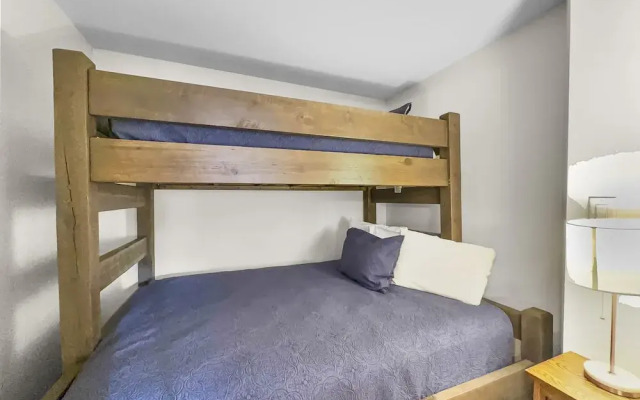 Amazing Condo Center Village Unit, Short Walk to American Eagle - PP310 by RedAwning