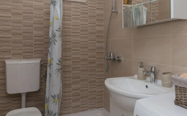 Apartment Kod Jadranke - Two Bedroom Apartment With Balcony and Sea View