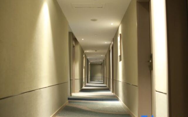 Homeinn Selected Hotel (Xuzhou Ximatai Hubushan Subway Station)