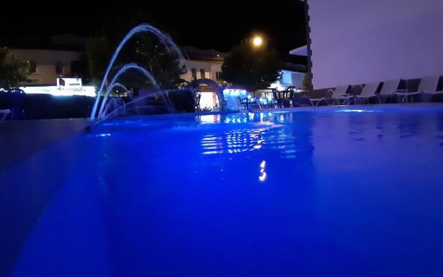 Moonlight Apart Hotel