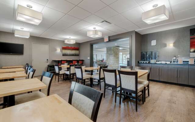 Best Western Plus Eastgate Inn & Suites