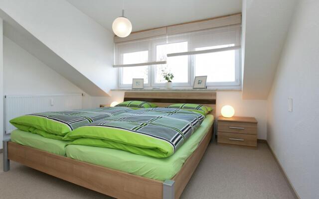 Sunny Terrace Apartment