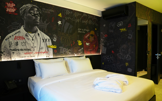 So City Hotel