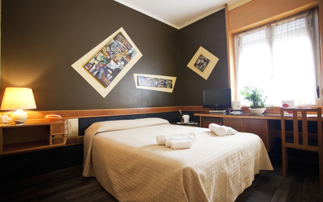 Hotel Diplomatic - Image 7