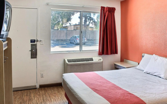 Motel 6 King City, CA
