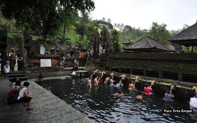ZEN Rooms Sriwedari Ubud 1