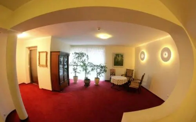 Hotel i Restauracja Złoty Las