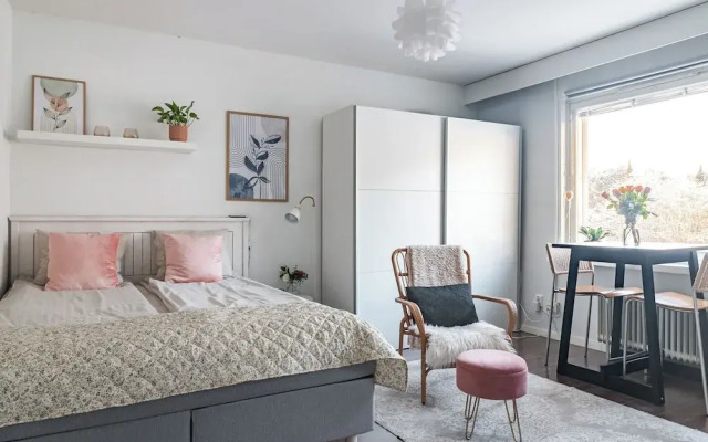 Studios near Lahti Center and Isku-Arena with Free Parking