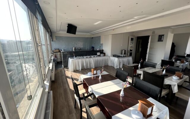 Headman Hotel