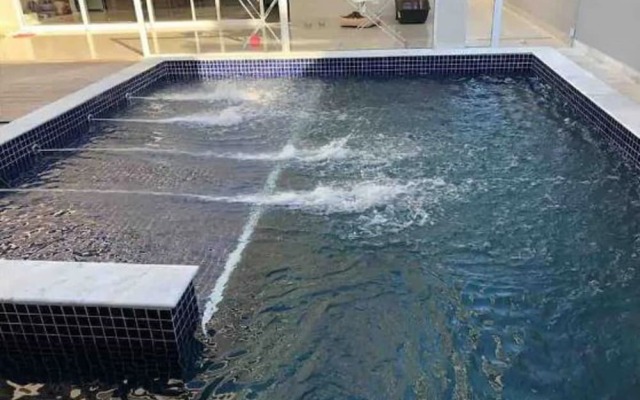 Casa com piscina em Caraguatatuba