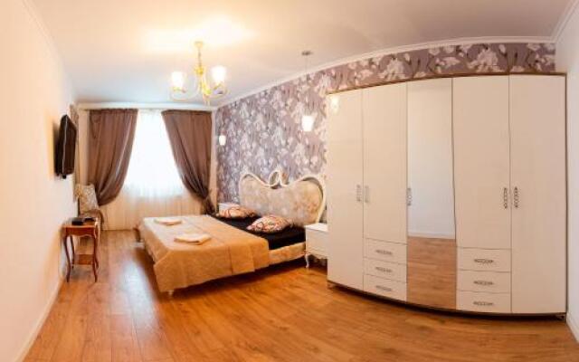 Apartment on Melnikova Street