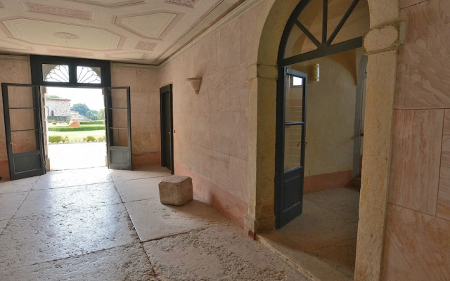 The Knight Loft With Pool