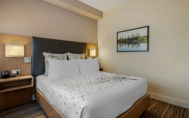 Best Western Plus Sawridge Suites