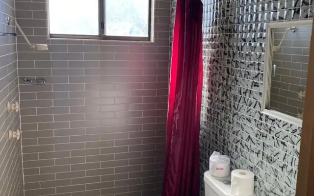 Snow Gate Motel and Apartments