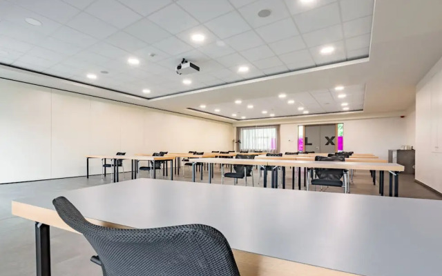 Mezzo Hotel & Business