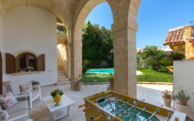 2498 Villa Raffaella by Barbarhouse